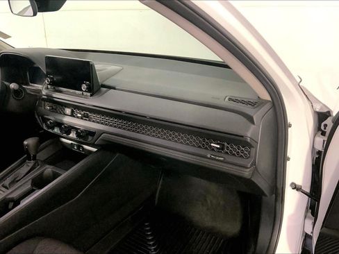 Used 2025 Honda Accord SE image 16