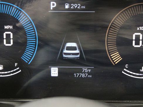 Used 2025 Hyundai Sonata SEL FWD image 36