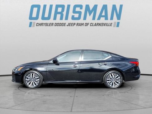 Used 2023 Nissan Altima 2.5 SV image 26