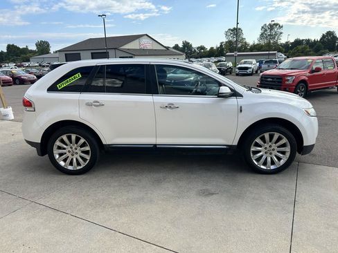 Used 2014 Lincoln MKX AWD w/ Equipment Group 101A image 4