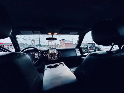 Used 2014 Ford F250 Lariat w/ Chrome Package image 22