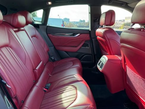Used 2019 Maserati Levante GranLusso image 24