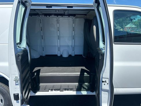Used 2026 Chevrolet Express 2500 w/ Driver Convenience Package RWD image 17