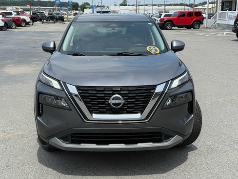 Used 2023 Nissan Rogue SV AWD/4WD image 2