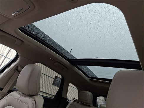 Used 2023 Lincoln Corsair AWD w/ Equipment Group 101A image 15