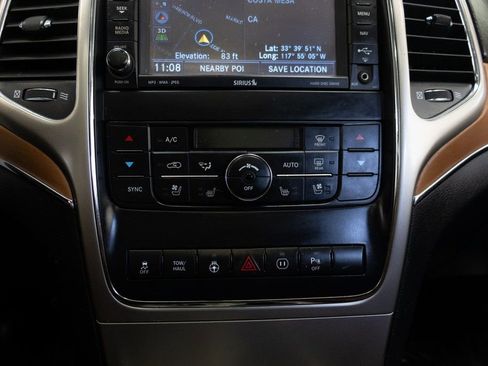 Used 2012 Jeep Grand Cherokee Overland AWD/4WD image 31