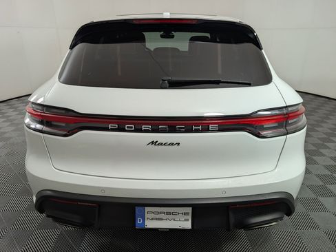 Used 2022 Porsche Macan image 10