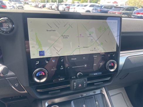 Used 2024 Lexus GX 550 w/ Accessory Package (31) image 35