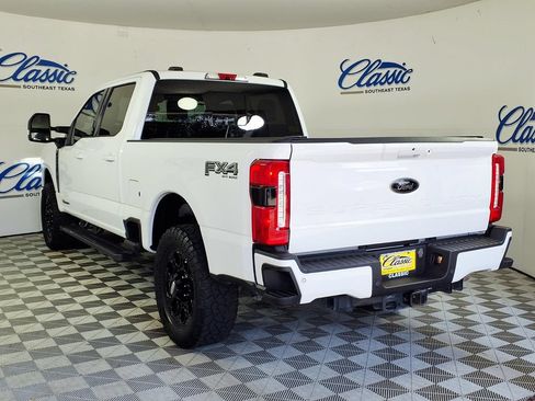 Used 2024 Ford F250 XLT w/ Black Appearance Package AWD/4WD image 2