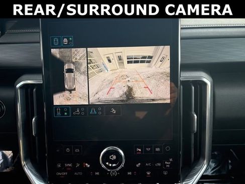 Used 2025 GMC Acadia Elevation image 24