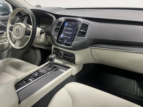 Used 2020 Volvo XC90 T6 Momentum w/ Protection Package image 28