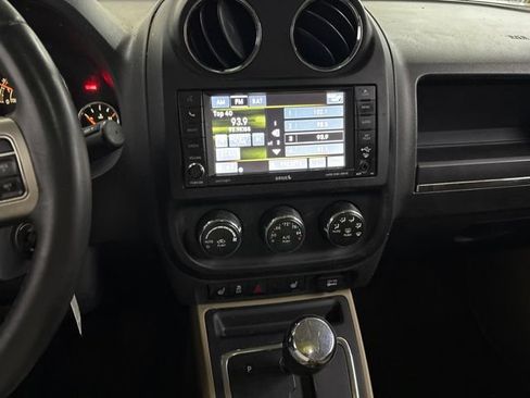 Used 2014 Jeep Patriot Limited w/ Sun/Sound Group AWD/4WD image 27
