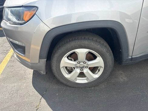 Used 2018 Jeep Compass Latitude w/ Popular Equipment Group AWD/4WD image 5