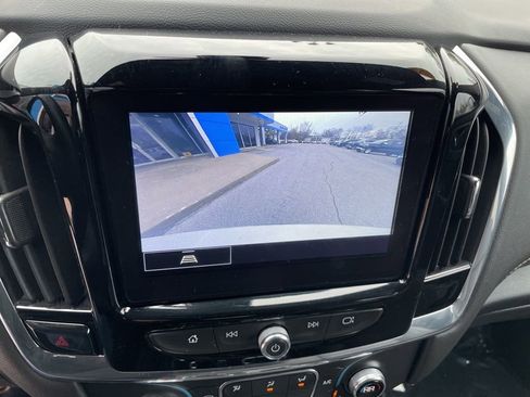 Used 2023 Chevrolet Traverse LT image 11