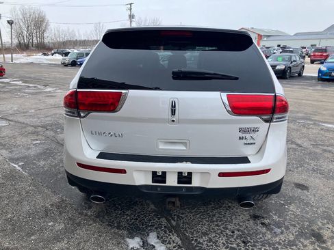 Used 2013 Lincoln MKX AWD image 4