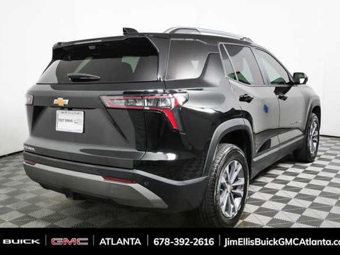 Used 2025 Chevrolet Equinox LT w/ Convenience Package II FWD image 3