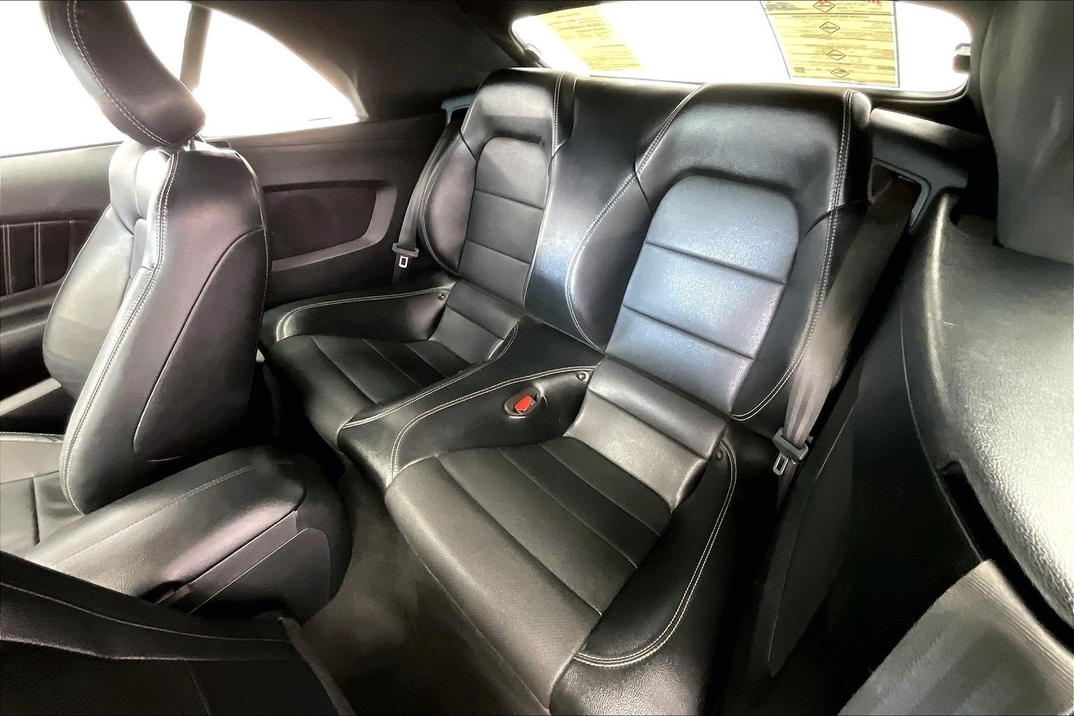 Used 2022 Ford Mustang Premium RWD image 19