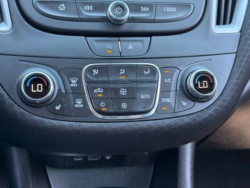 Used 2024 Chevrolet Malibu LT FWD image 11