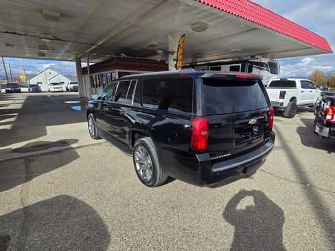 Used 2017 Chevrolet Suburban Premier image 4