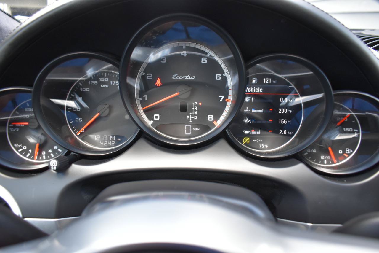Used 2015 Porsche Cayenne Turbo AWD/4WD image 17