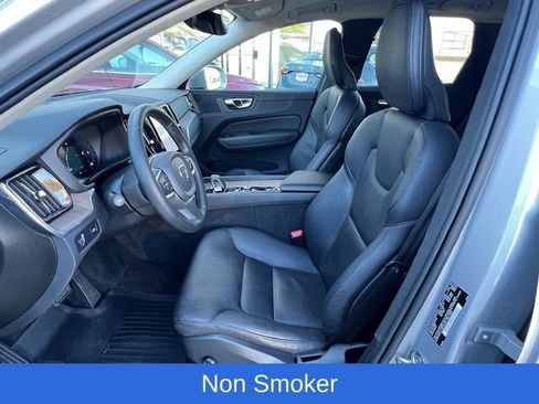 Used 2022 Volvo XC60 B5 Momentum w/ Protection Package Premier image 12