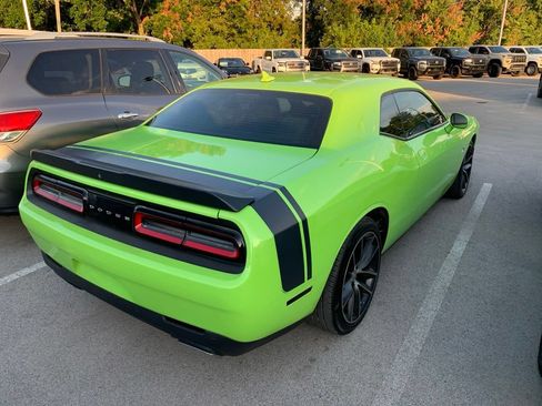 Used 2015 Dodge Challenger R/T Scat Pack RWD image 4