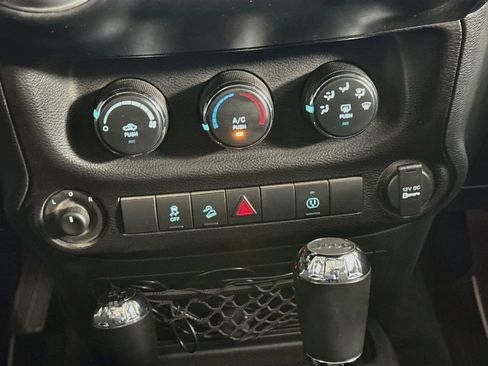 Used 2016 Jeep Wrangler Sahara AWD/4WD image 15