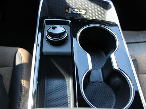 Used 2025 Chevrolet Equinox ACTIV w/ Safety and Technology Package image 26