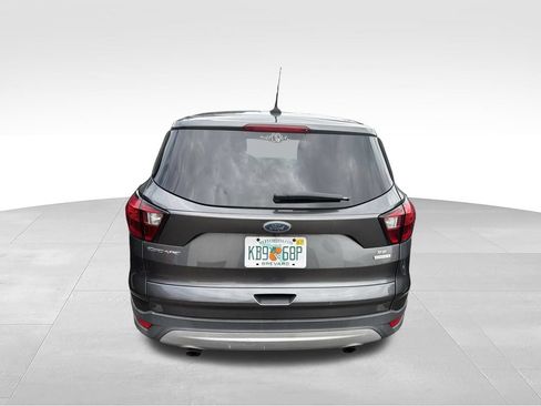 Used 2019 Ford Escape SE FWD image 5