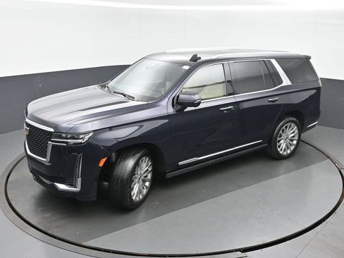 Used 2021 Cadillac Escalade Premium Luxury w/ Driver Assist Tech Package AWD/4WD image 38