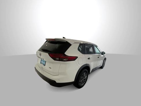 Used 2024 Nissan Rogue S AWD/4WD image 8