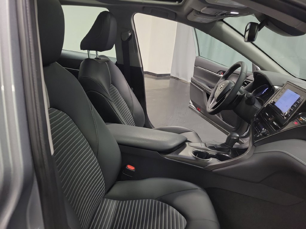 Used 2024 Toyota Camry SE w/ Convenience Package FWD image 32