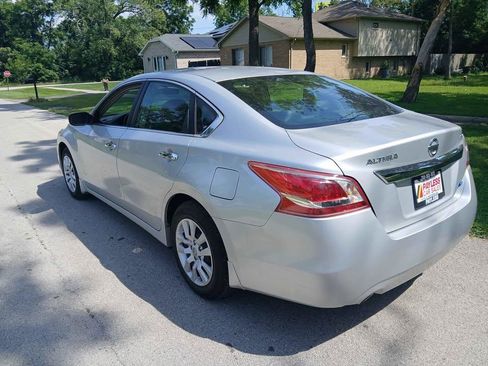 Used 2013 Nissan Altima 2.5 S FWD image 8