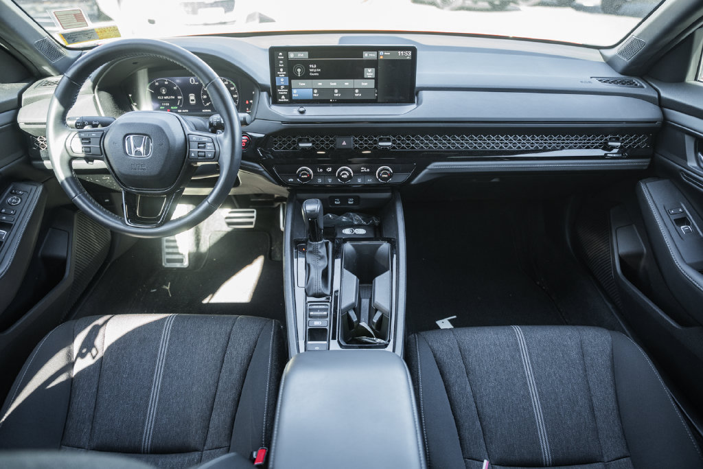Used 2023 Honda Accord Sport image 19