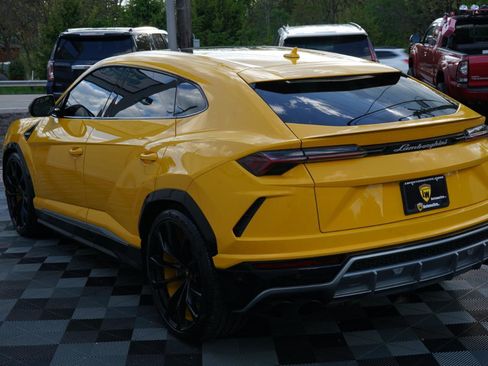 Used 2020 Lamborghini Urus AWD/4WD image 9