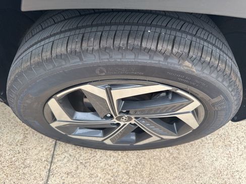 Used 2022 Hyundai Tucson Limited image 9