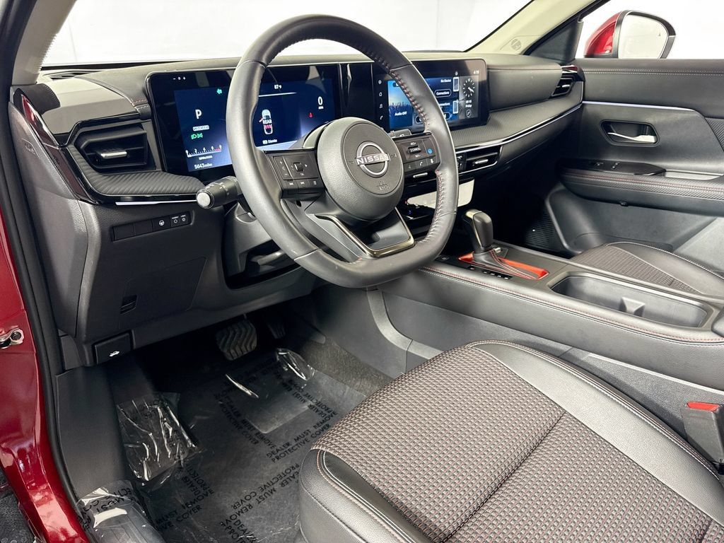 Used 2025 Nissan Kicks SR w/ Illumination Package AWD/4WD image 9