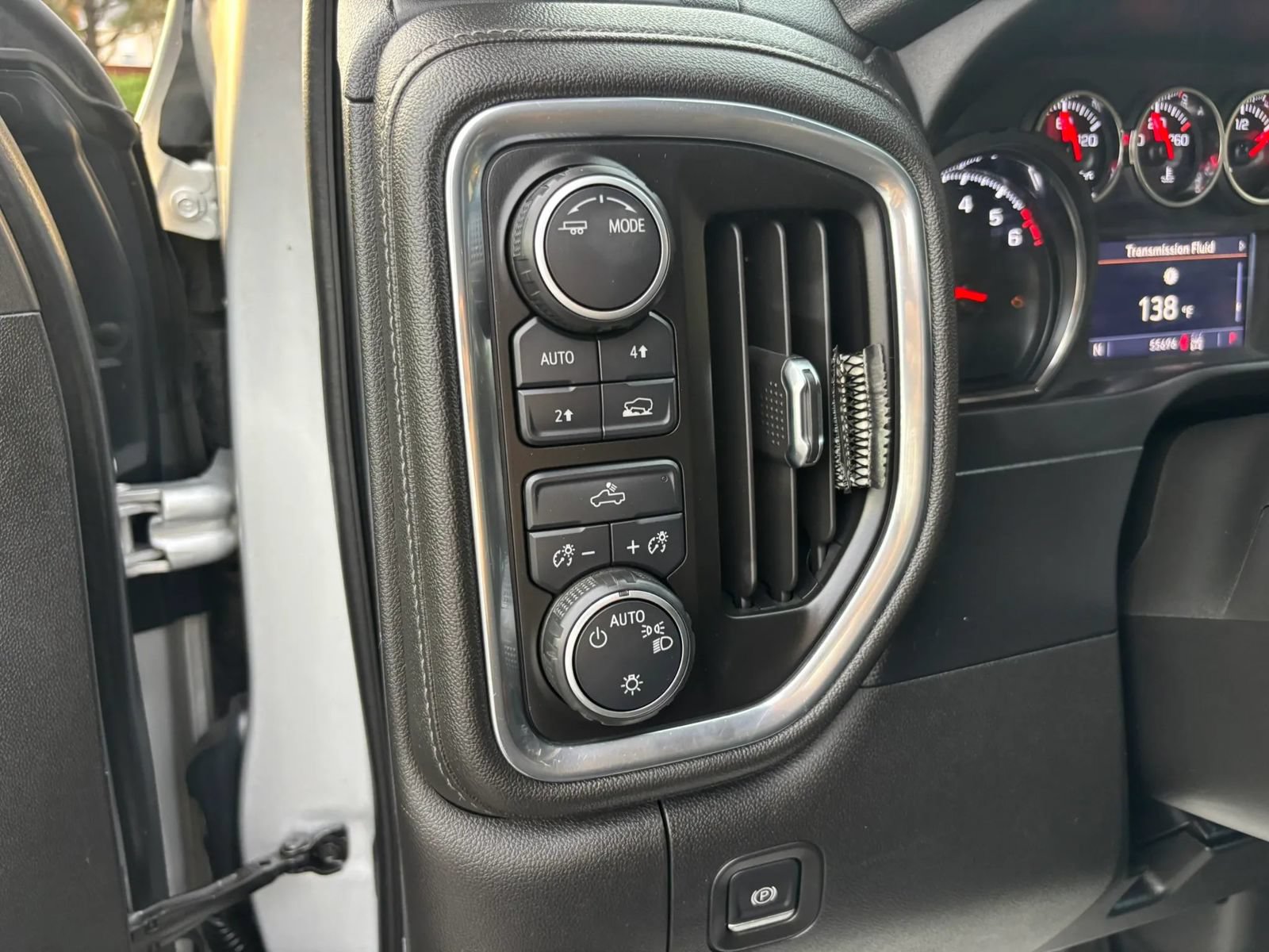 Used 2021 Chevrolet Silverado 1500 LT AWD/4WD image 12