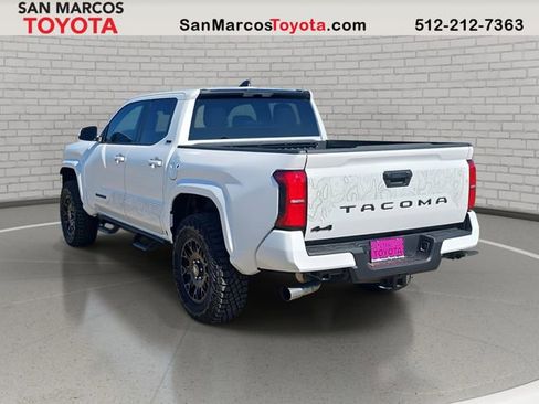Used 2025 Toyota Tacoma SR5 image 7