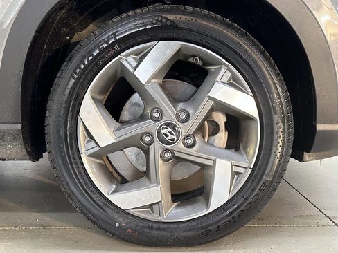 Used 2022 Hyundai Venue SEL w/ Cargo Package image 32