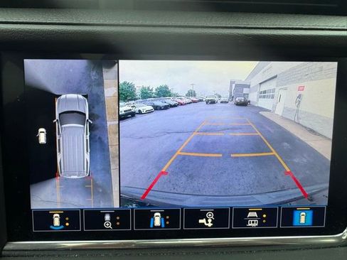 Used 2021 GMC Yukon Denali w/ Denali Premium Package AWD/4WD image 11