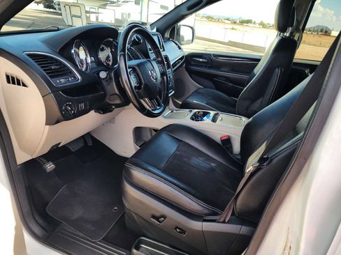 Used 2020 Dodge Grand Caravan SXT FWD image 14