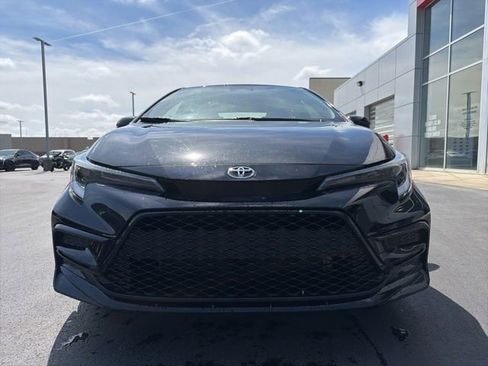 Used 2024 Toyota Corolla SE FWD image 2