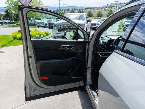 Certified 2025 Kia Sportage X-Pro AWD/4WD image 16