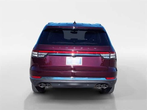 Used 2024 Lincoln Aviator AWD w/ Premium Package image 4