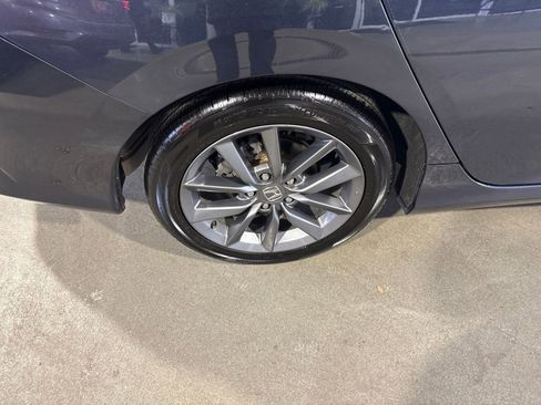 Used 2019 Honda Civic EX image 32