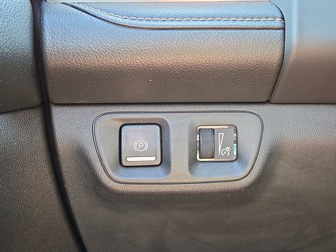 Used 2017 GMC Acadia SLT FWD image 29