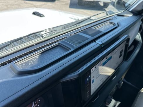 Used 2024 Jeep Gladiator Sport AWD/4WD image 34