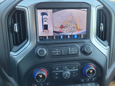 Used 2021 Chevrolet Silverado 1500 LTZ w/ Technology Package AWD/4WD image 26
