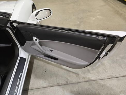 Used 2005 Chevrolet Corvette Convertible w/ Preferred Equipment Group image 14